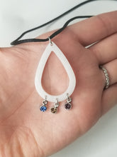 Load image into Gallery viewer, Olivia Pendant Necklace